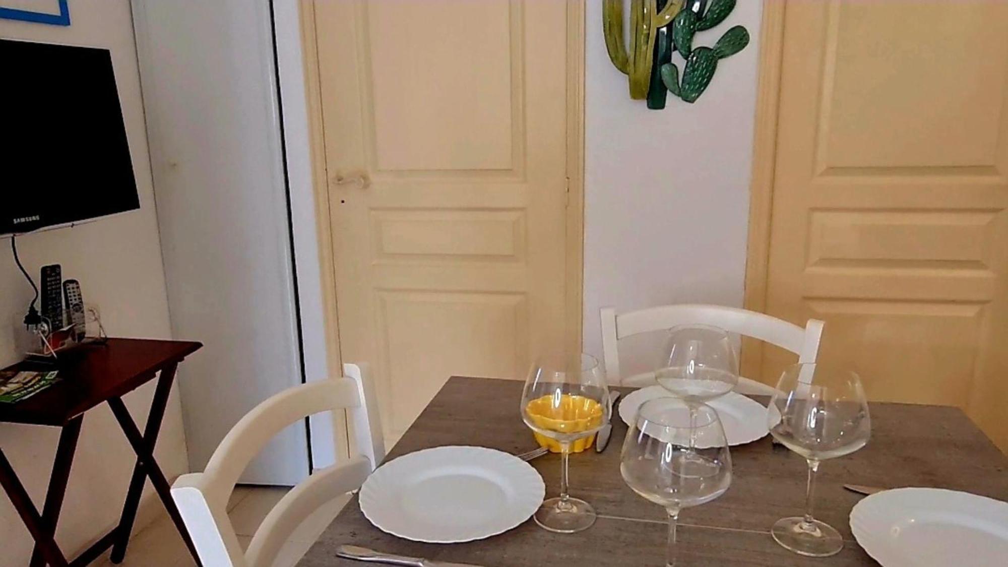 Appartement Kalliste, Logements Avec Vue Citadelle De Bonifacio 보니파시오 외부 사진