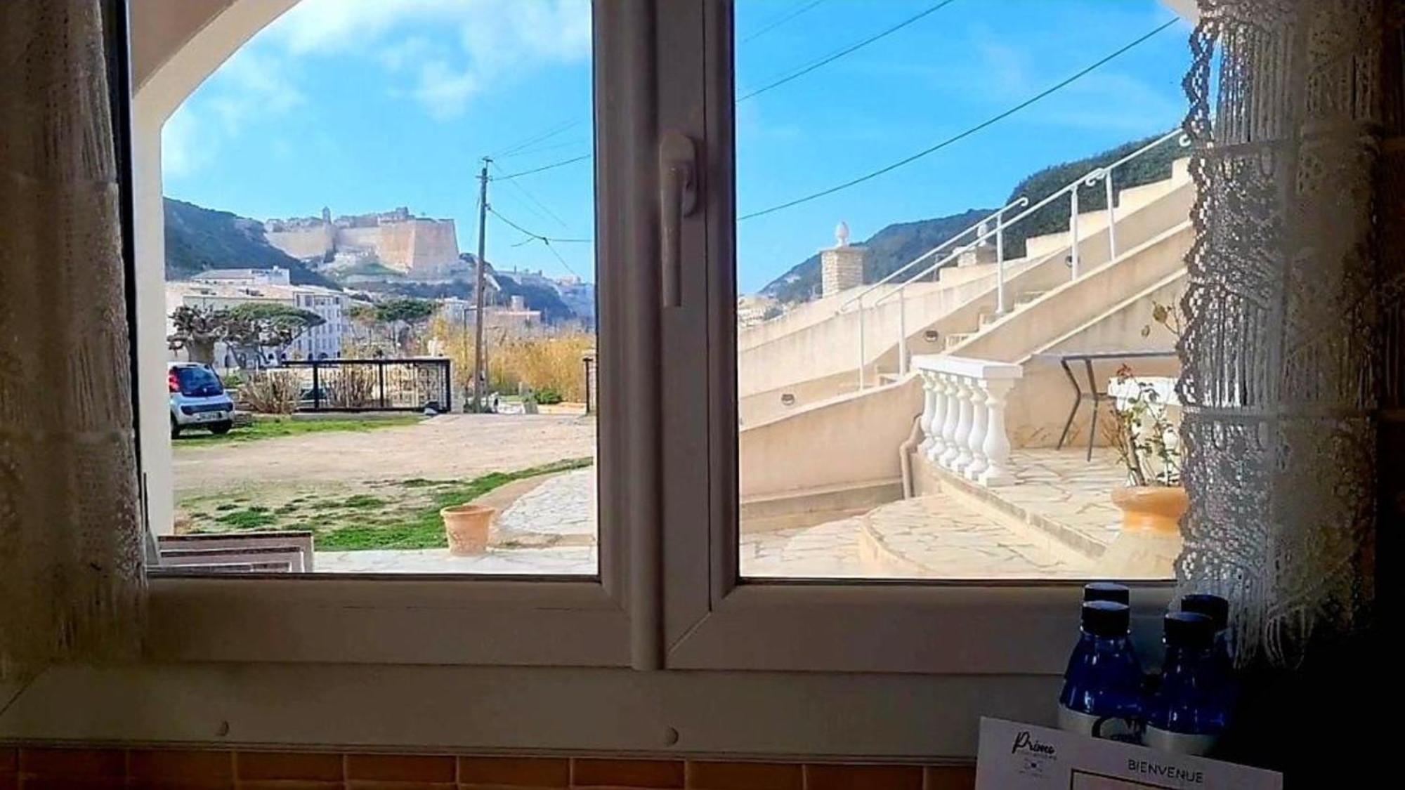 Appartement Kalliste, Logements Avec Vue Citadelle De Bonifacio 보니파시오 외부 사진